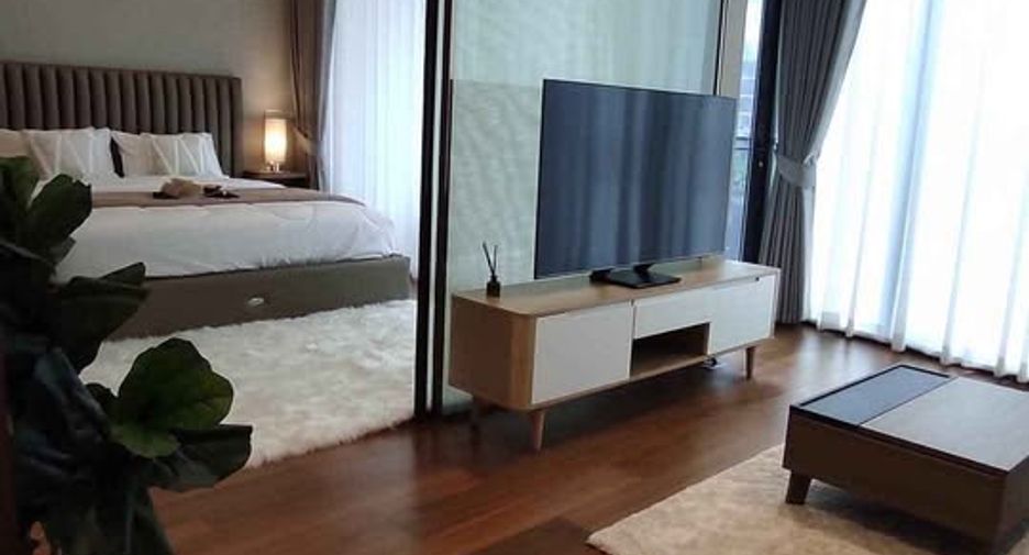 For sale 1 bed condo in Khlong Toei, Bangkok