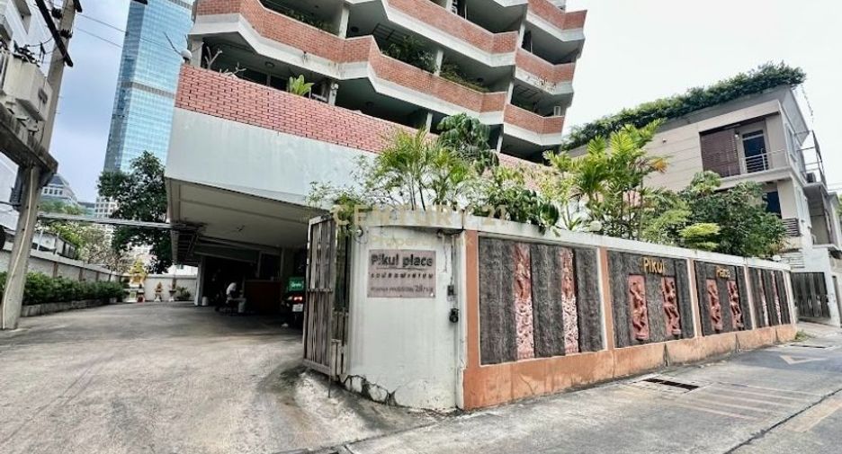 For sale 3 bedrooms condo in Sathon, Bangkok