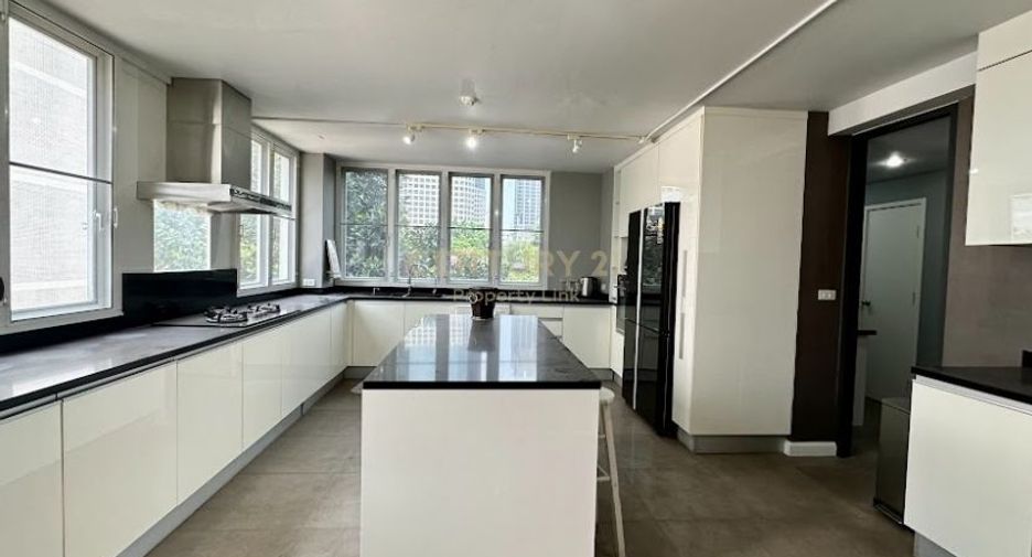 For sale 3 bedrooms condo in Sathon, Bangkok
