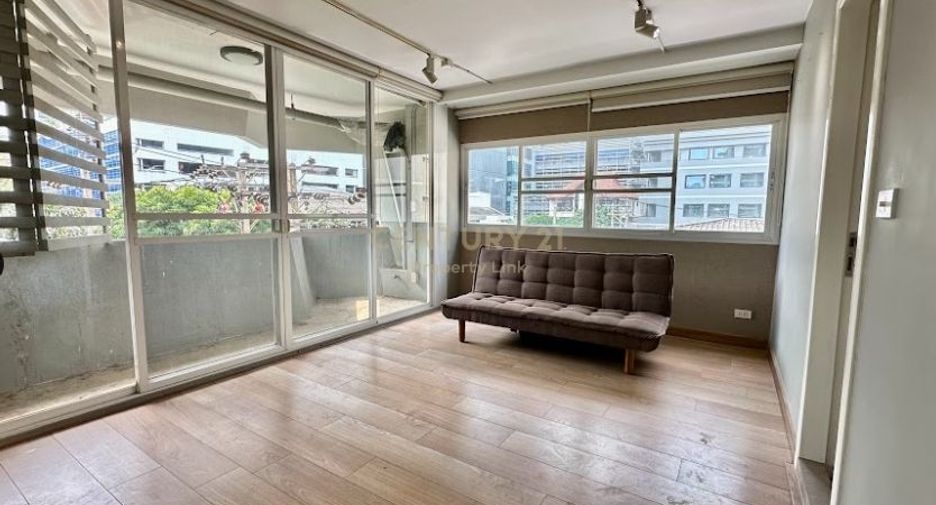 For sale 3 bedrooms condo in Sathon, Bangkok