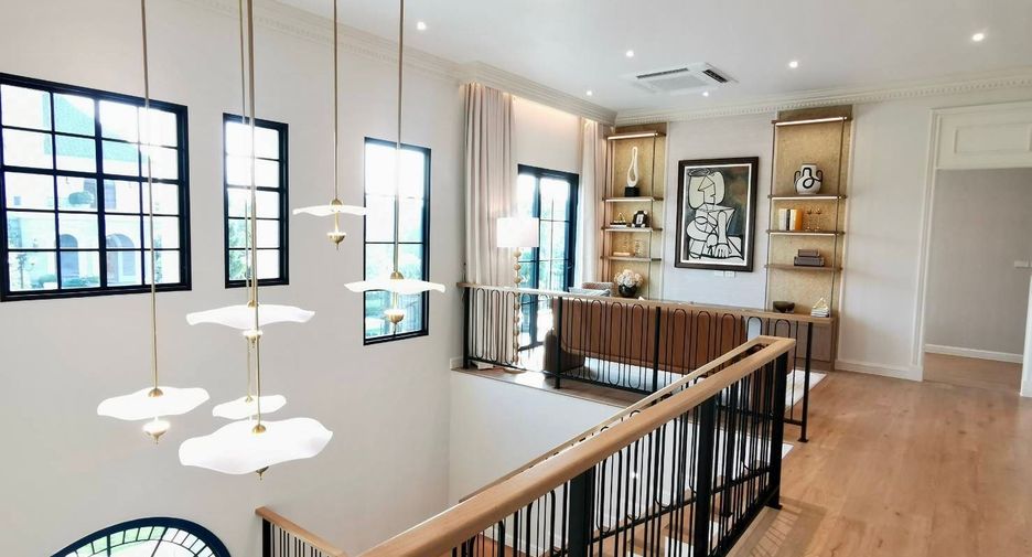 For sale 4 bedrooms house in Saphan Sung, Bangkok