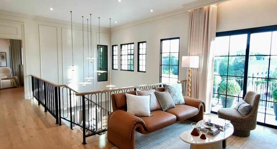 For sale 4 bedrooms house in Saphan Sung, Bangkok