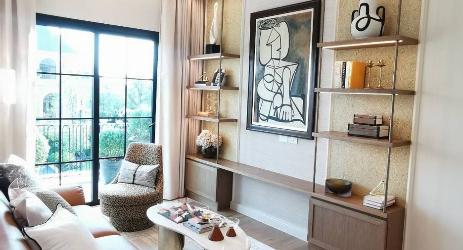 For sale 4 bedrooms house in Saphan Sung, Bangkok