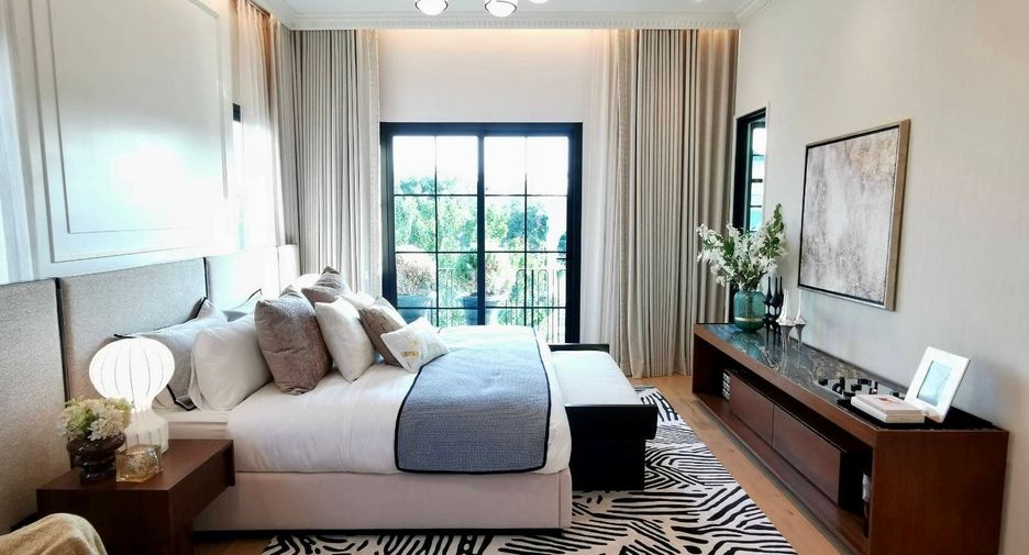 For sale 4 bedrooms house in Saphan Sung, Bangkok