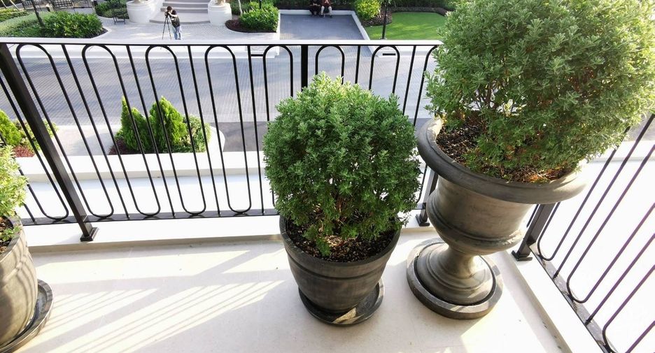 For sale 4 bedrooms house in Saphan Sung, Bangkok