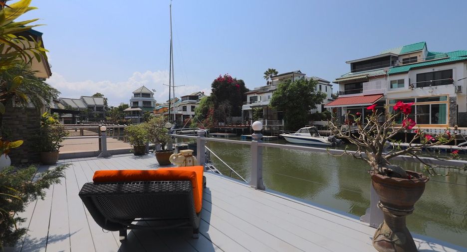 For sale 3 bed house in Sattahip, Chonburi
