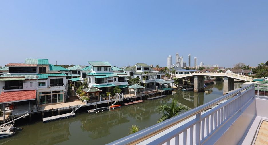 For sale 3 bed house in Sattahip, Chonburi