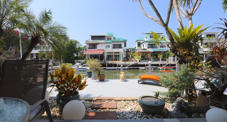 For sale 3 bed house in Sattahip, Chonburi