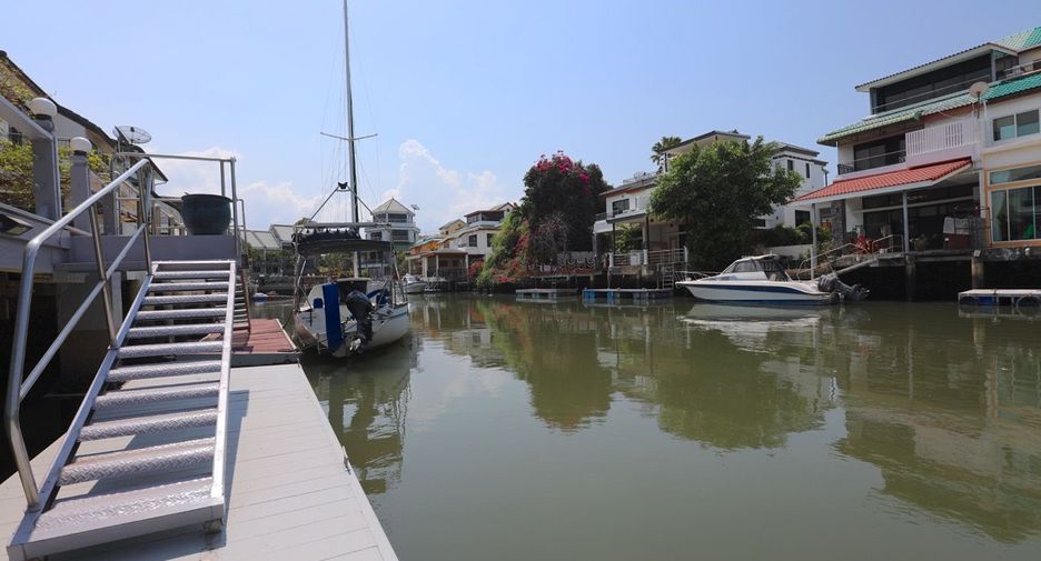 For sale 3 bed house in Sattahip, Chonburi