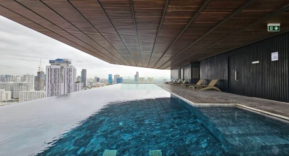 For rent 2 bedrooms condo in Watthana, Bangkok