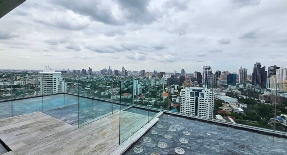 For rent 2 bedrooms condo in Watthana, Bangkok
