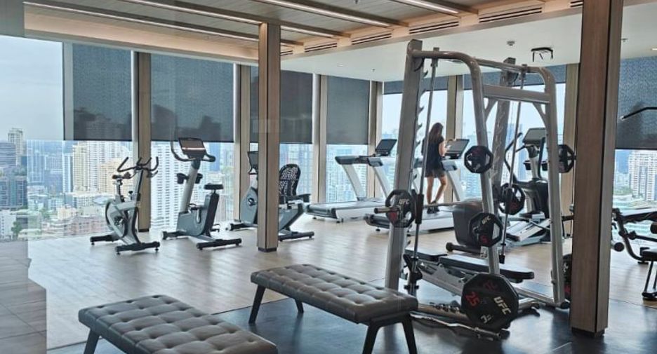 For rent 2 bedrooms condo in Watthana, Bangkok