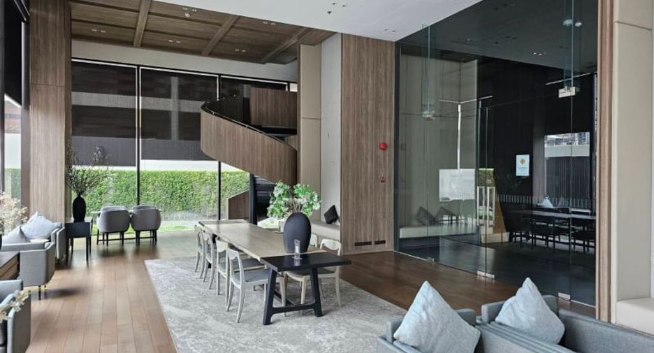 For rent 2 bedrooms condo in Watthana, Bangkok