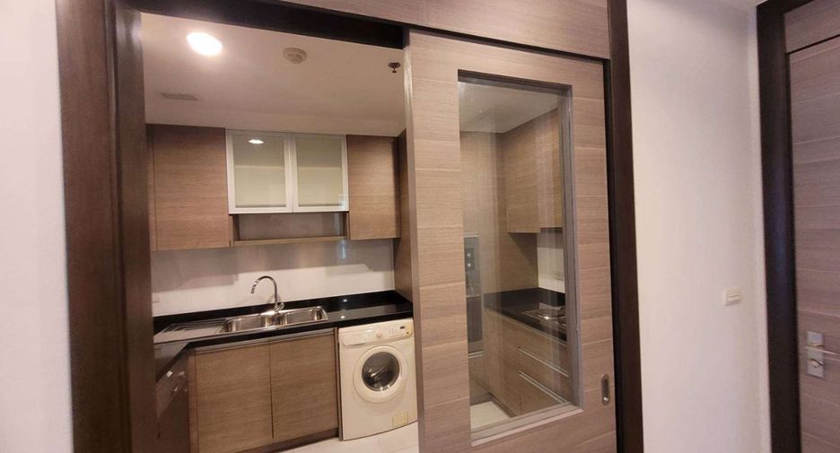 For rent 2 bedrooms apartment in Khlong Toei, Bangkok