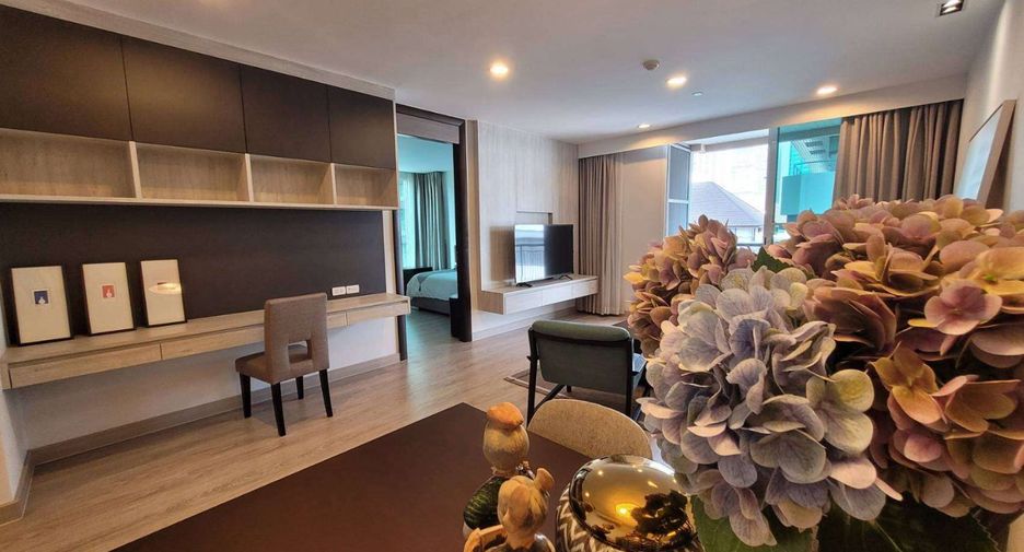 For rent 2 bedrooms apartment in Khlong Toei, Bangkok