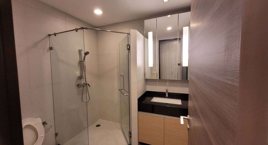 For rent 2 bedrooms apartment in Khlong Toei, Bangkok