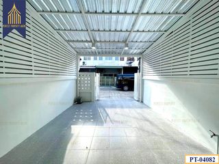 For sale 3 Beds townhouse in Lam Luk Ka, Pathum Thani