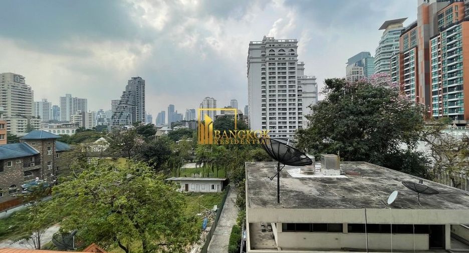 Condo en alquiler de 3 habitaciones en Watthana, Bangkok