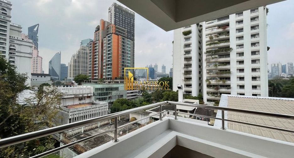 Condo en alquiler de 3 habitaciones en Watthana, Bangkok