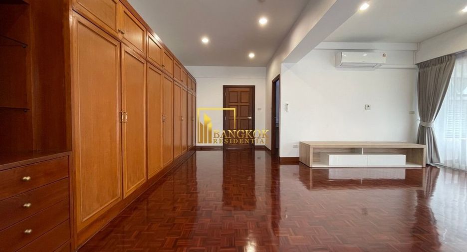 Condo en alquiler de 3 habitaciones en Watthana, Bangkok