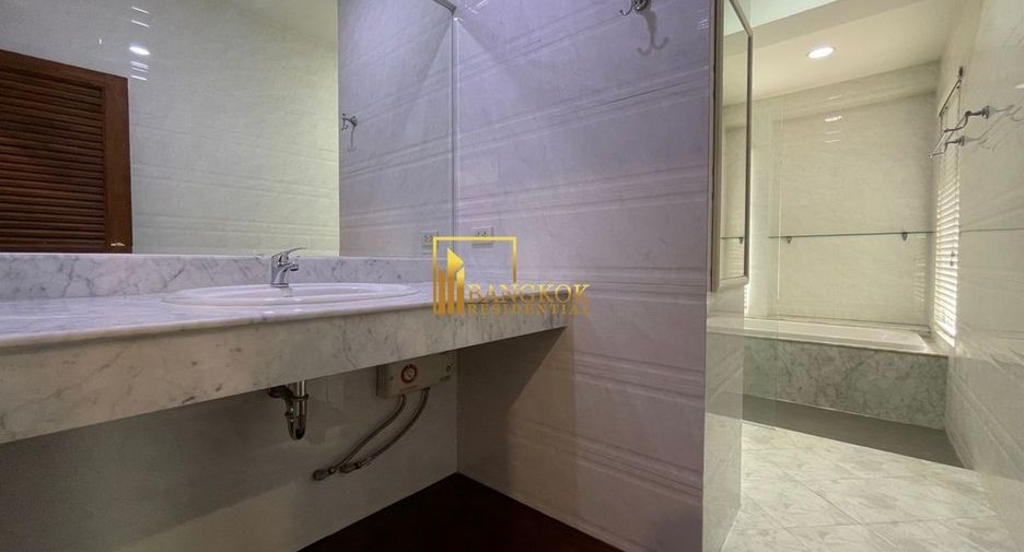 Condo en alquiler de 3 habitaciones en Watthana, Bangkok