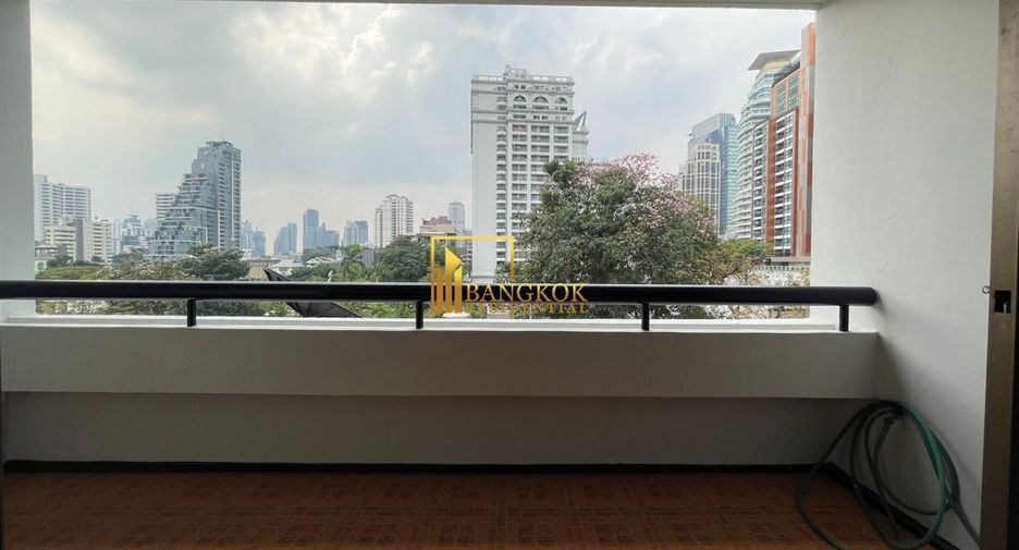 Condo en alquiler de 3 habitaciones en Watthana, Bangkok