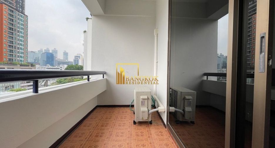 Condo en alquiler de 3 habitaciones en Watthana, Bangkok
