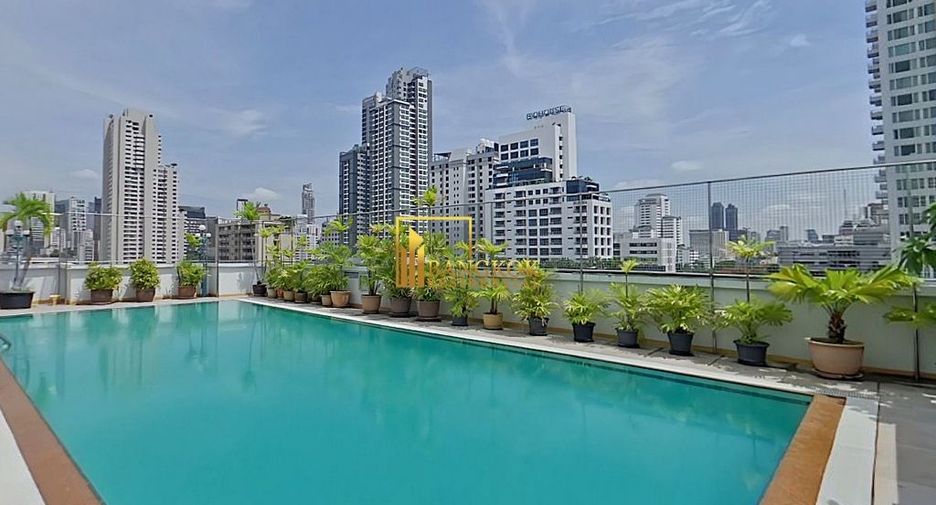 Condo en alquiler de 3 habitaciones en Watthana, Bangkok