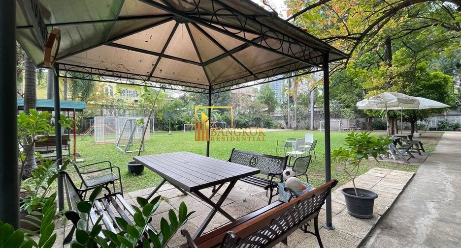 Condo en alquiler de 3 habitaciones en Watthana, Bangkok