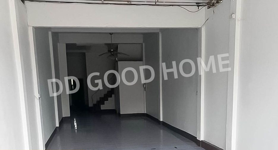 For sale 2 bedrooms retail Space in Chai Buri, Surat Thani