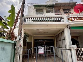 Casa adosada en venta de 4 habitaciones en Bang Kho Laem, Bangkok