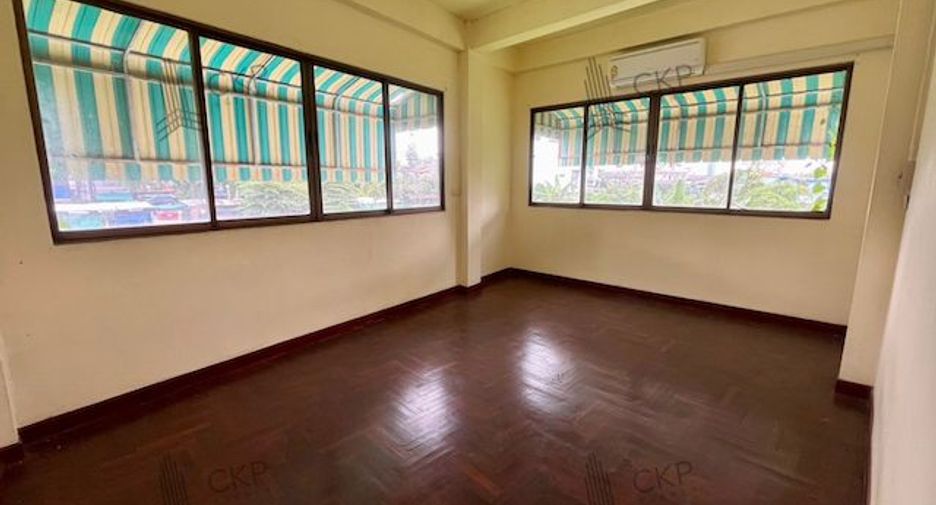 Casa adosada en venta de 4 habitaciones en Bang Kho Laem, Bangkok