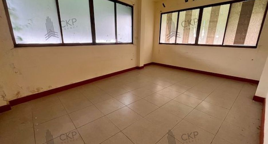 Casa adosada en venta de 4 habitaciones en Bang Kho Laem, Bangkok