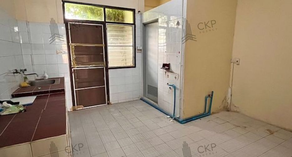Casa adosada en venta de 4 habitaciones en Bang Kho Laem, Bangkok
