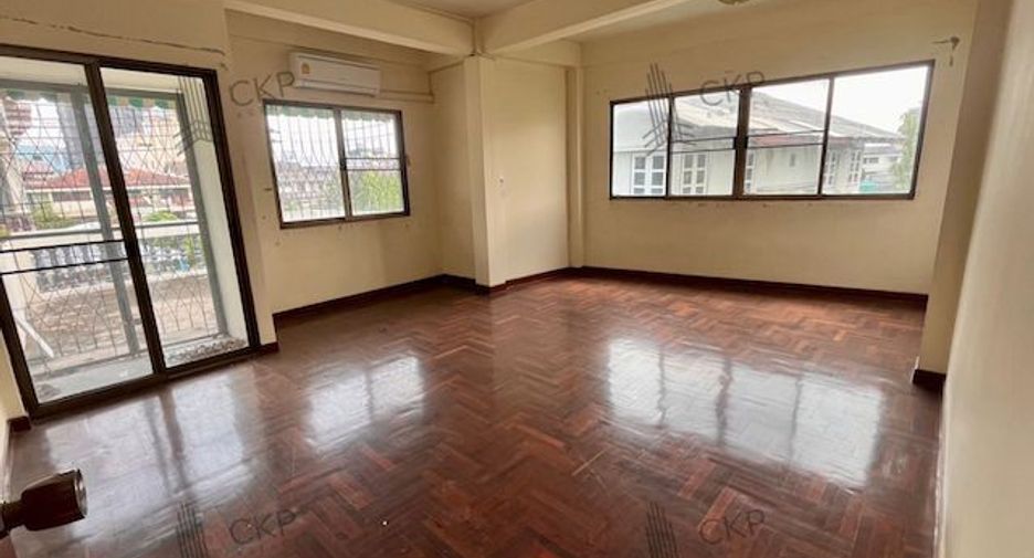 Casa adosada en venta de 4 habitaciones en Bang Kho Laem, Bangkok