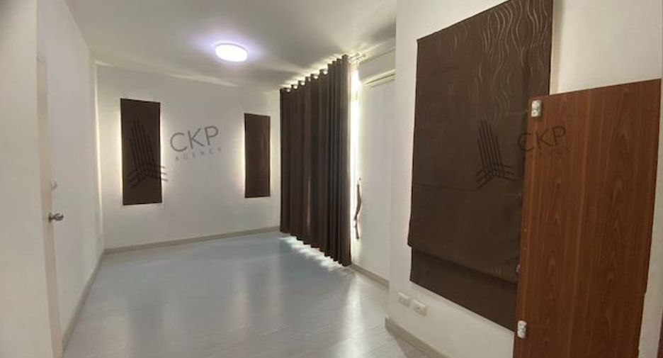 出售 3 卧室 联排别墅 在 Bang Sao Thong, Samut Prakan