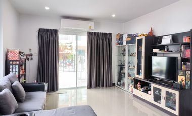 For sale 2 bedrooms townhouse in Khlong Sam Wa, Bangkok