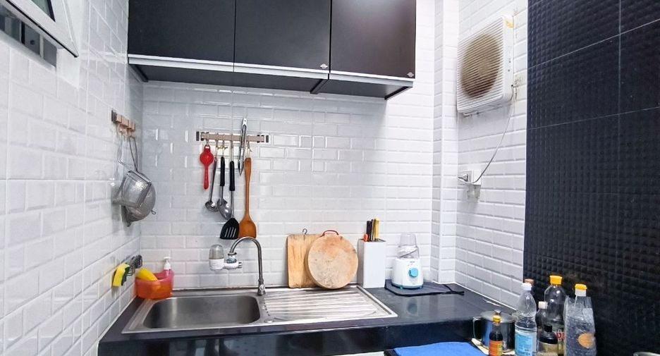 For sale 2 bedrooms townhouse in Khlong Sam Wa, Bangkok