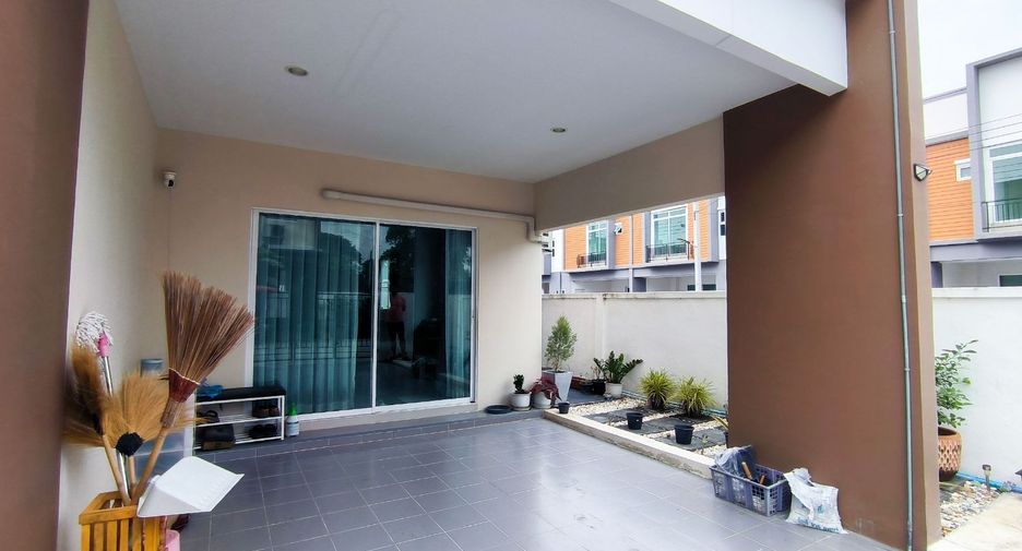 For sale 2 bedrooms townhouse in Khlong Sam Wa, Bangkok