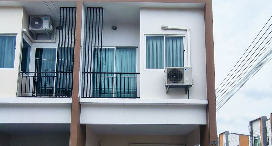 For sale 2 bedrooms townhouse in Khlong Sam Wa, Bangkok