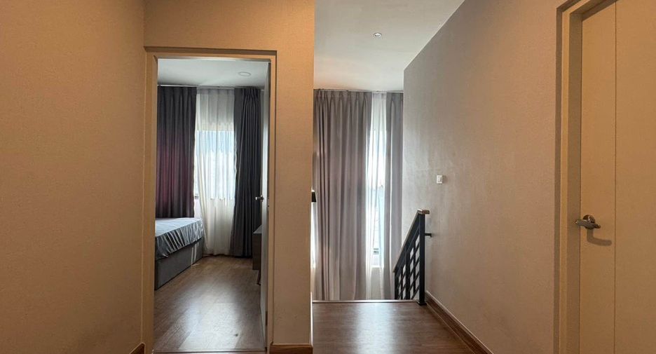 Casa en alquiler de 4 habitaciones en Bang Phli, Samut Prakan