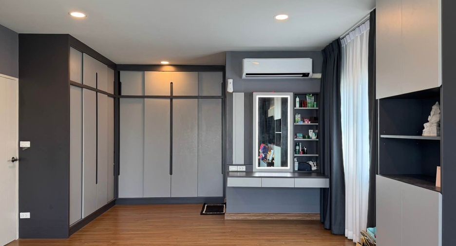 Casa en alquiler de 4 habitaciones en Bang Phli, Samut Prakan