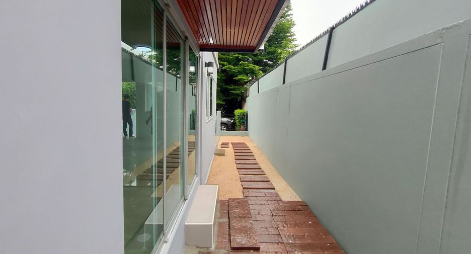 Casa adosada en venta de 3 habitaciones en Sai Mai, Bangkok