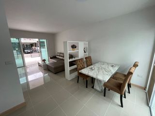 For sale 3 bedrooms townhouse in Bang Khae, Bangkok
