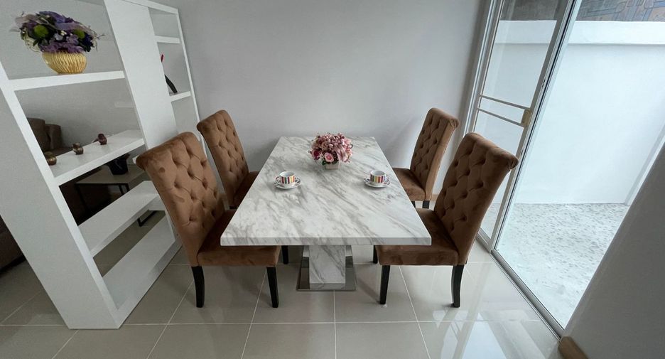 For sale 3 bedrooms townhouse in Bang Khae, Bangkok