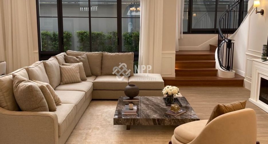 Casa en alquiler y en venta de 4 habitaciones en Bang Kapi, Bangkok
