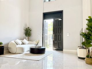 For rent and for sale 5 bed house in Bang Phli, Samut Prakan