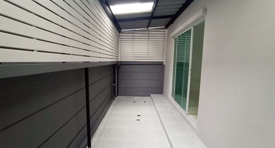 For sale 3 bedrooms townhouse in Sai Mai, Bangkok