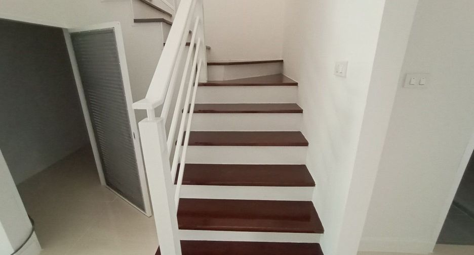For sale 3 bedrooms townhouse in Sai Mai, Bangkok
