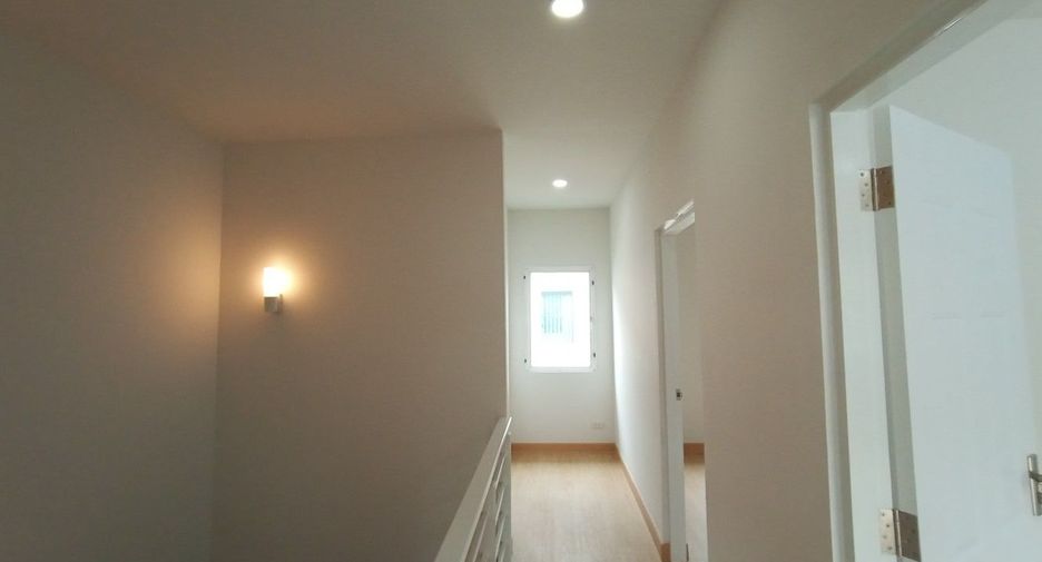 For sale 3 bedrooms townhouse in Sai Mai, Bangkok